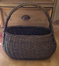 Alter Korb mit Henkel